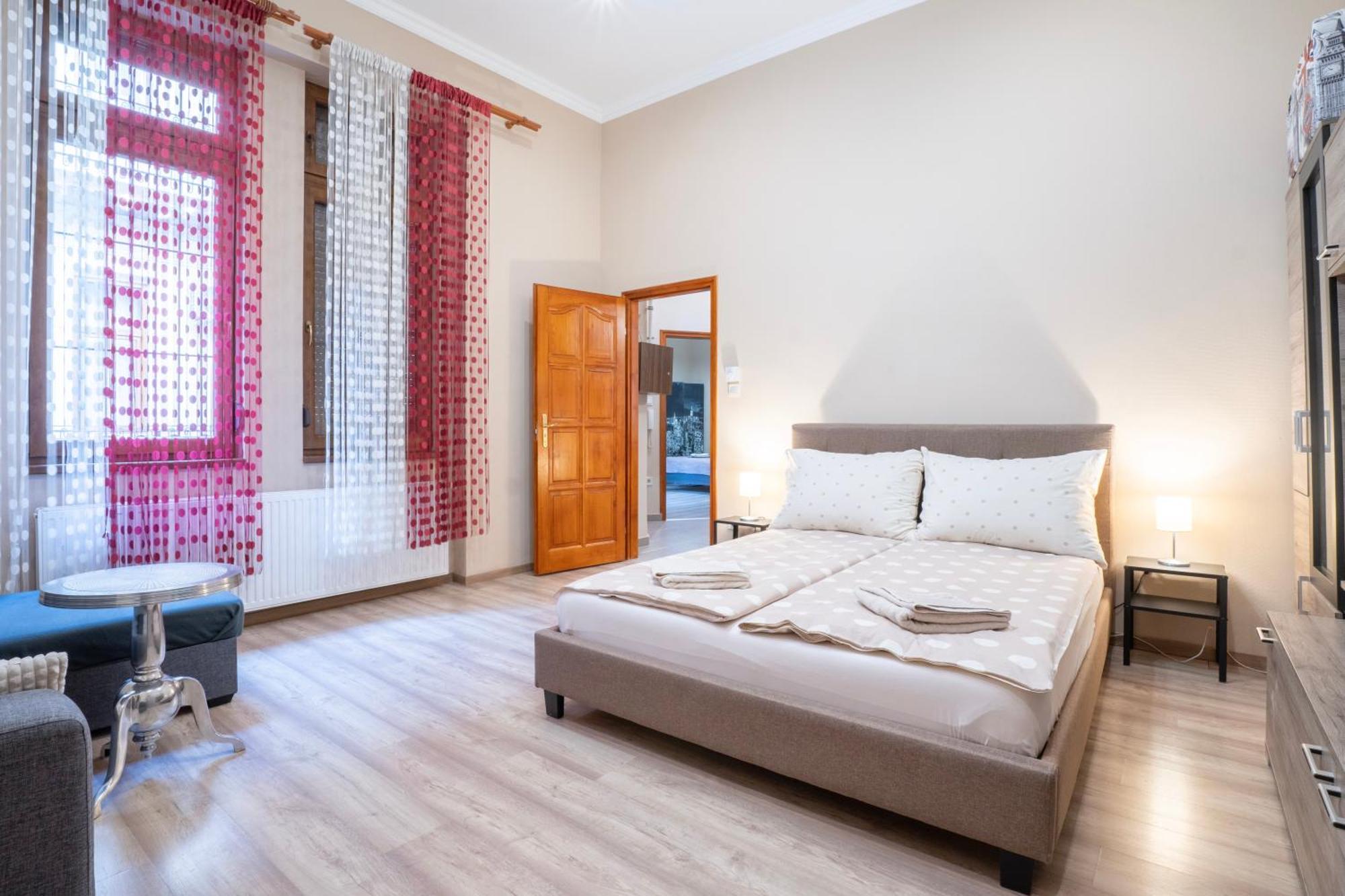 Apartment Near Opera In Downtown בודפשט מראה חיצוני תמונה